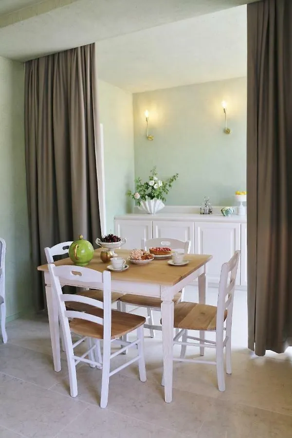 Rambaldi Apartments Casa Nr 4 Бардолино