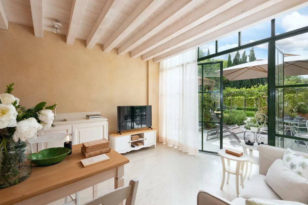 Rambaldi Apartments Casa Nr 4 Бардолино 0*,  Италия